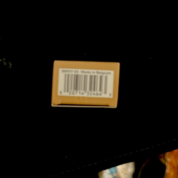 Clinique even better foundation make up the color is CN 52 . New original box. - Picture 3 of 3